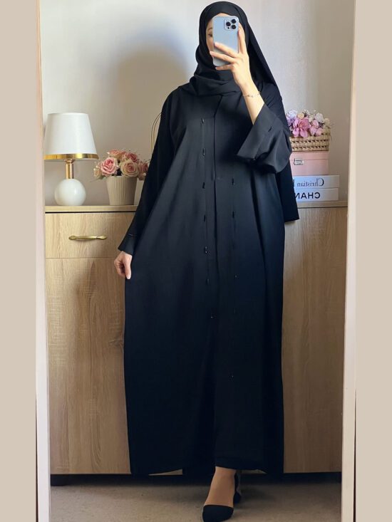 Abaya raffinée avec ouverture boutonnée